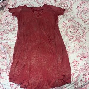 Cute red dress with cutout in the front